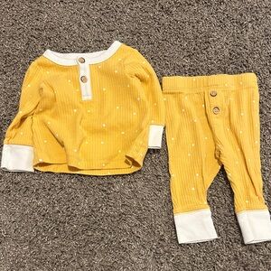 Cat & Jack Yellow and White Kids Matching Set